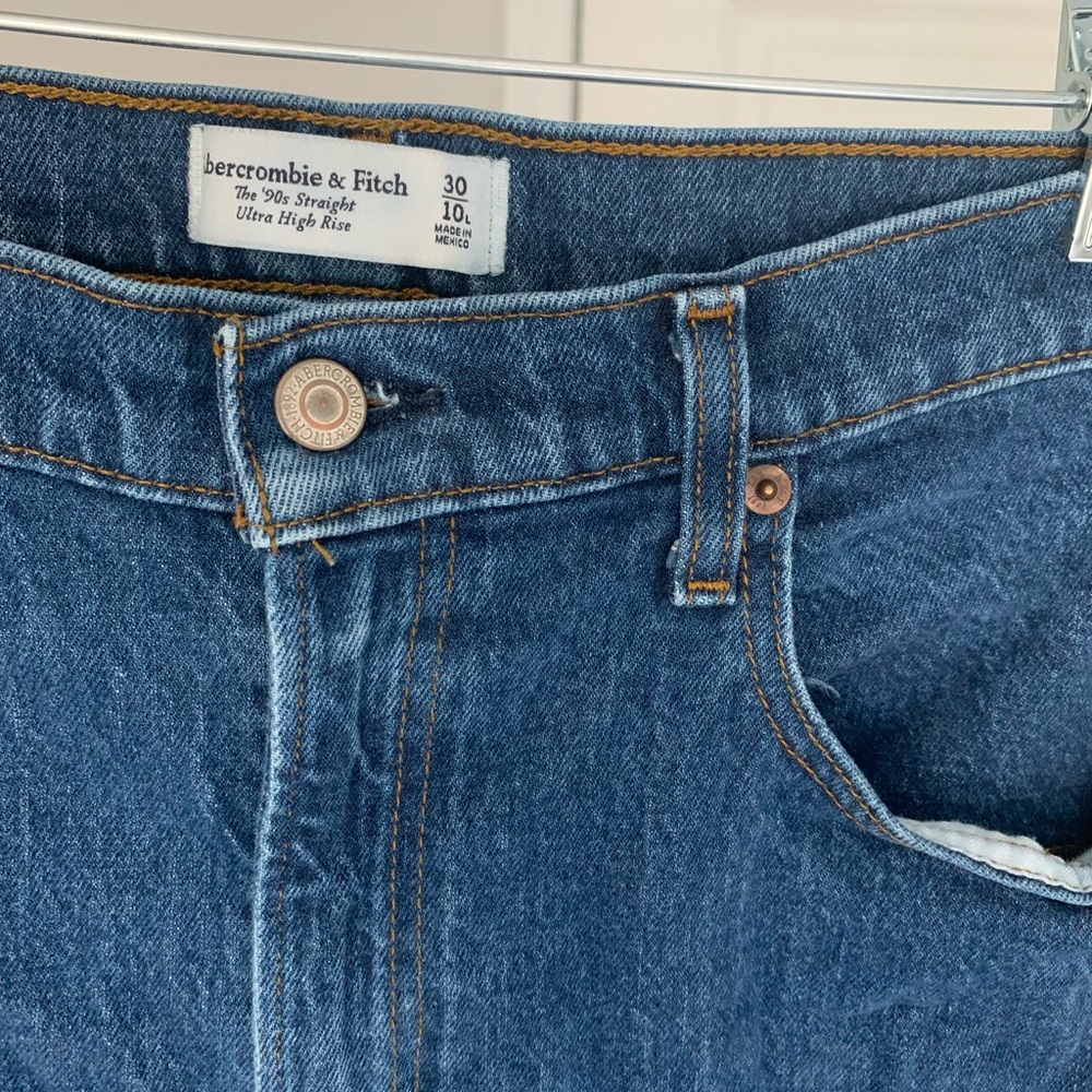 Abercrombie & Fitch Ultra High Rise Jeans